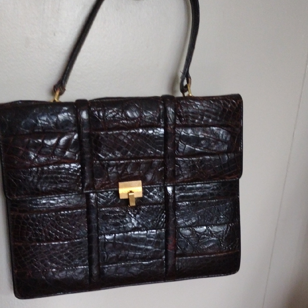 Elegant Crocodile Pattern Handbag